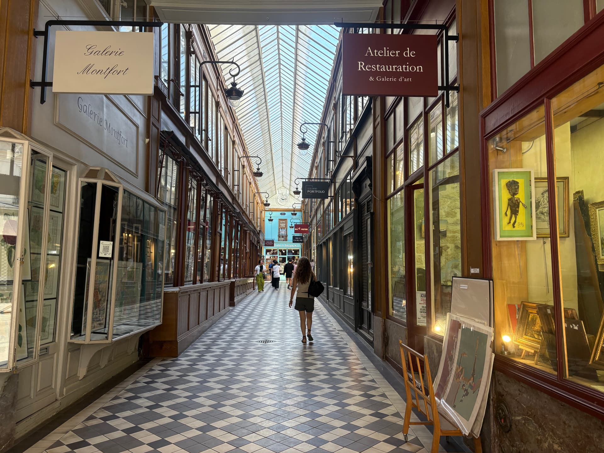 Balade dans les passages Verdeau et Jouffroy 
