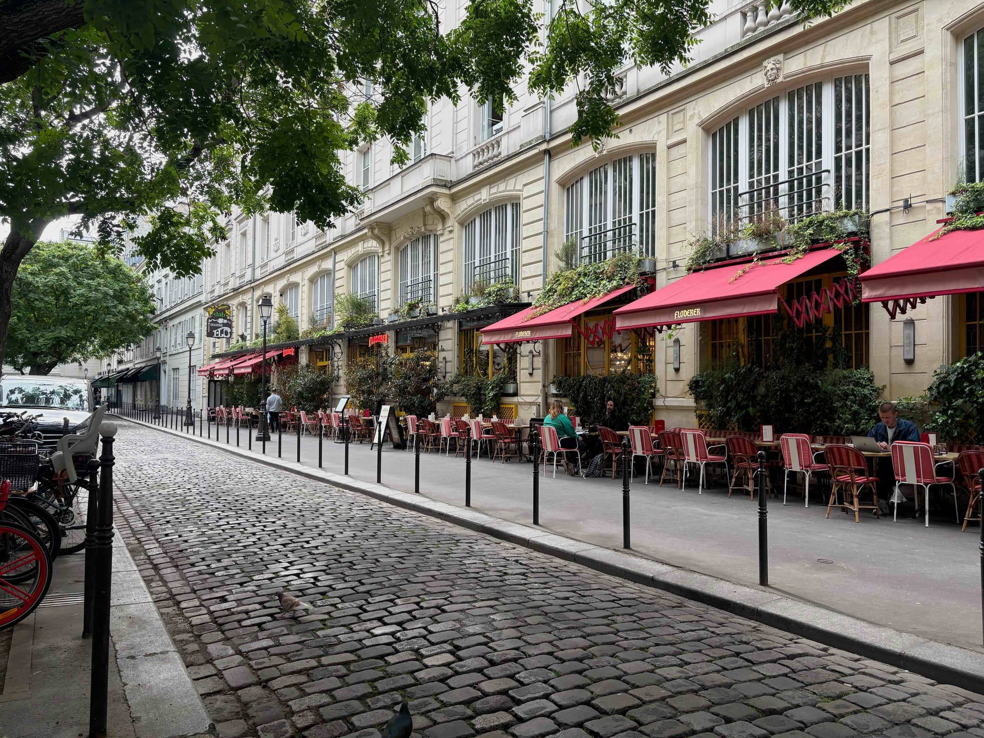 Cour et passage des Petites écuries