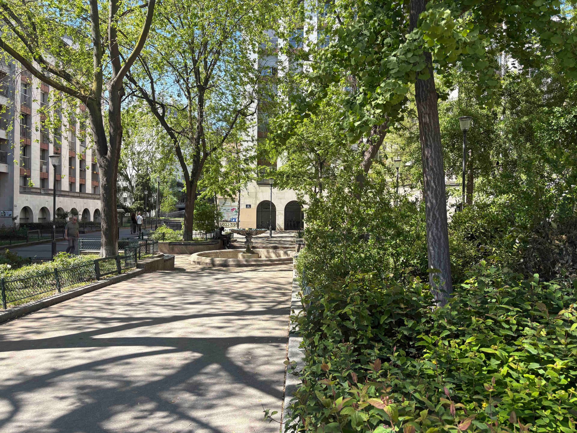 Place Raoul Follereau