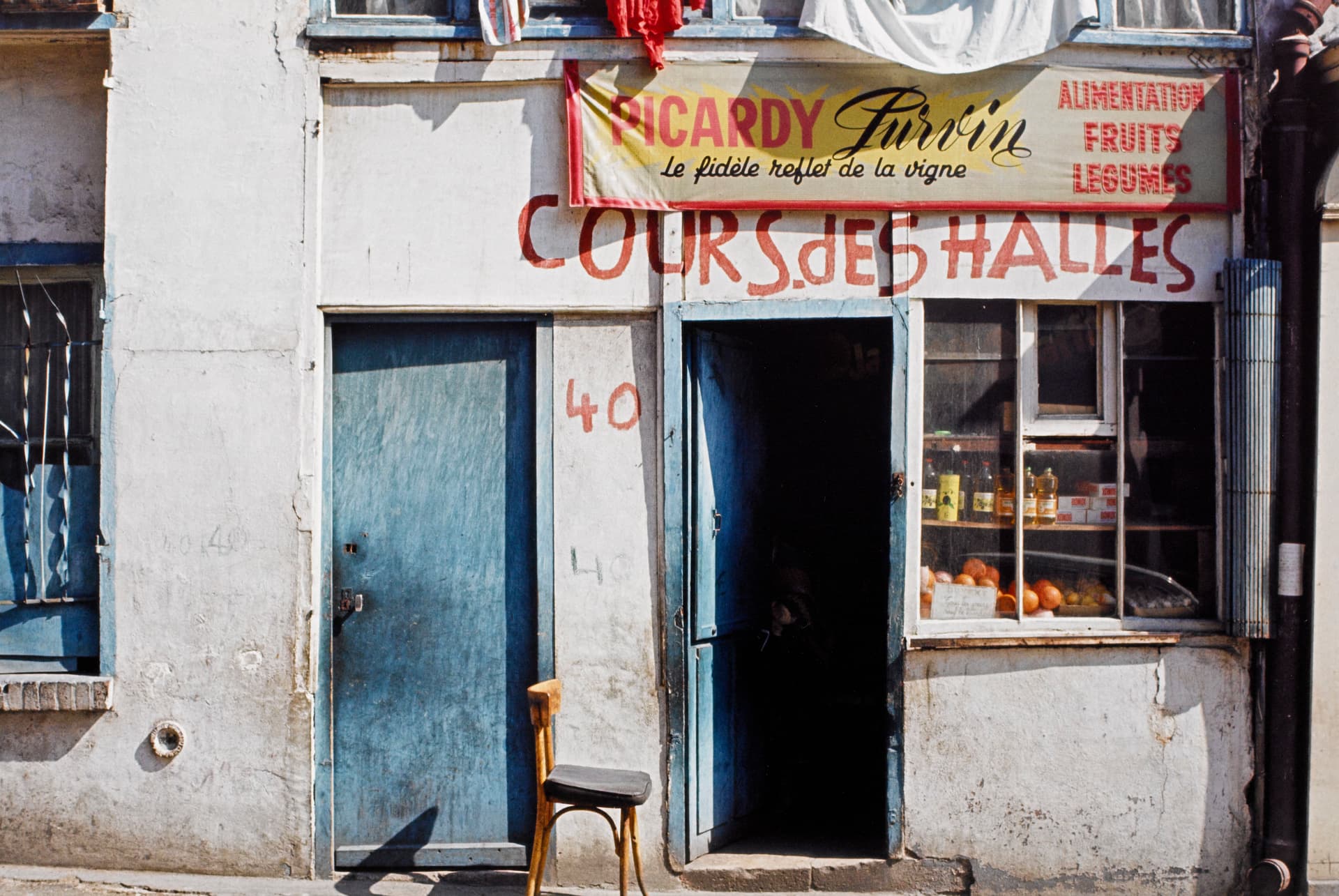 En remontant la rue Vilin