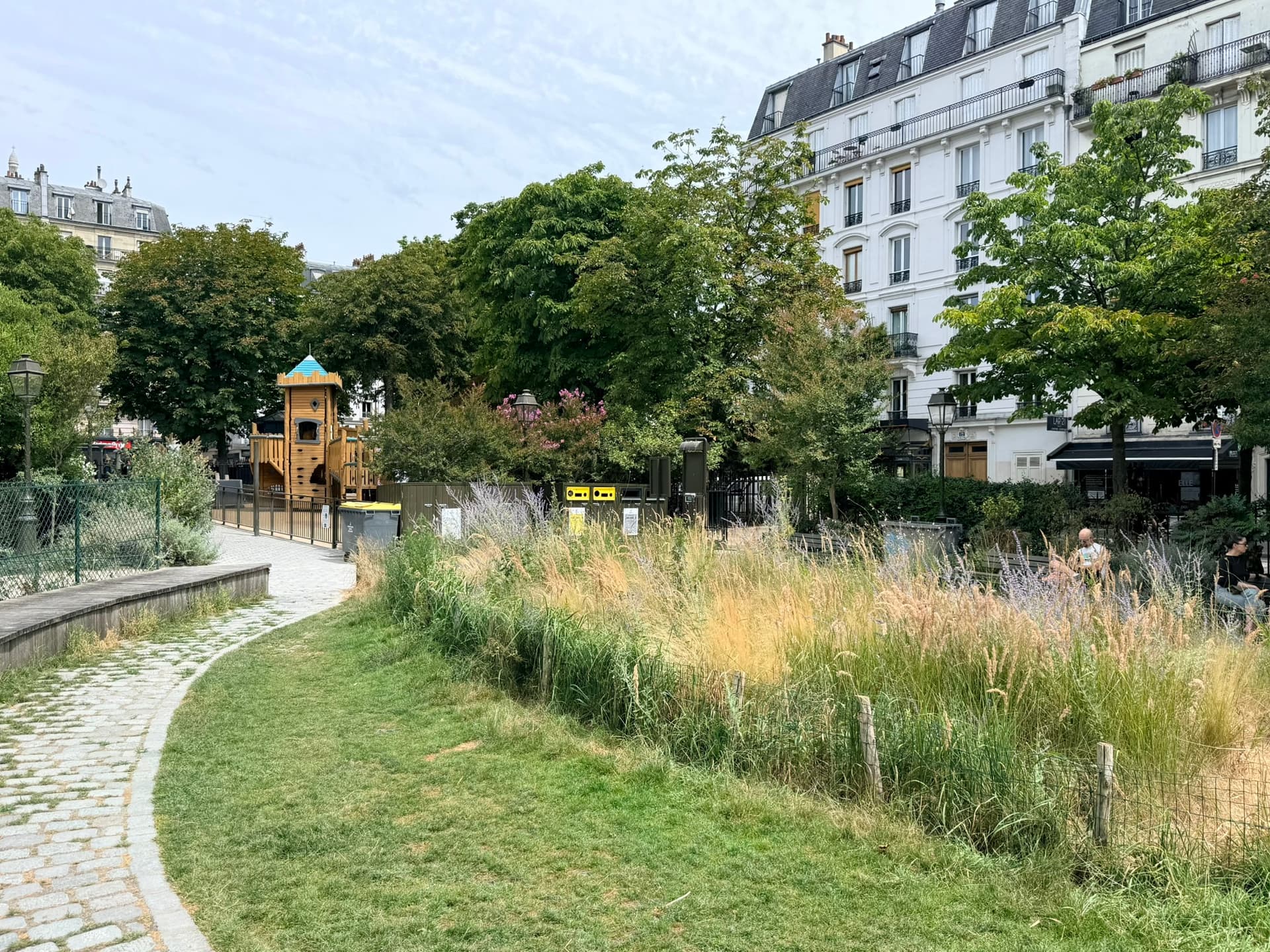 Square d'Anvers - Jean-Claude-Carrière
