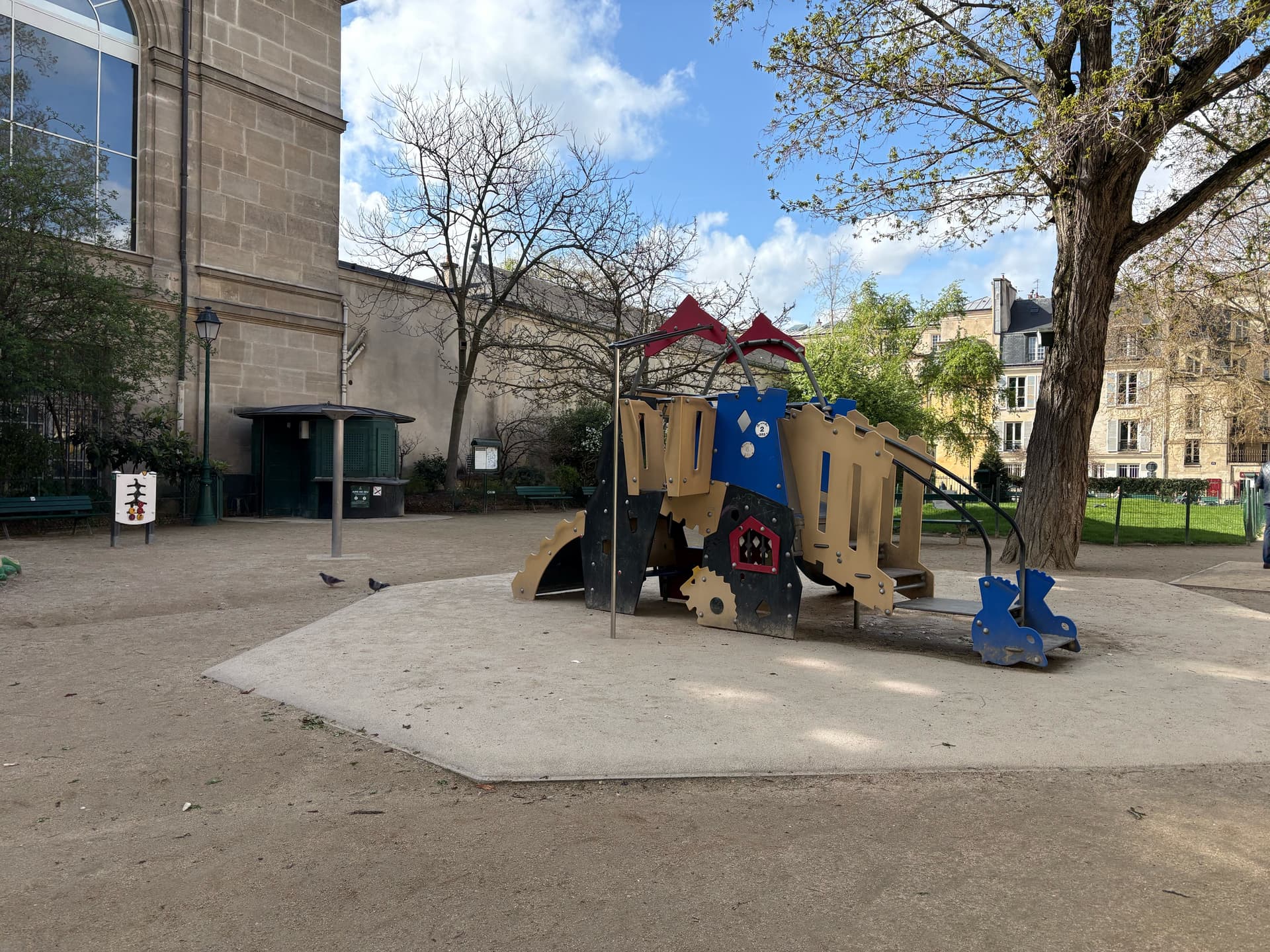 Square Leopold Achille 