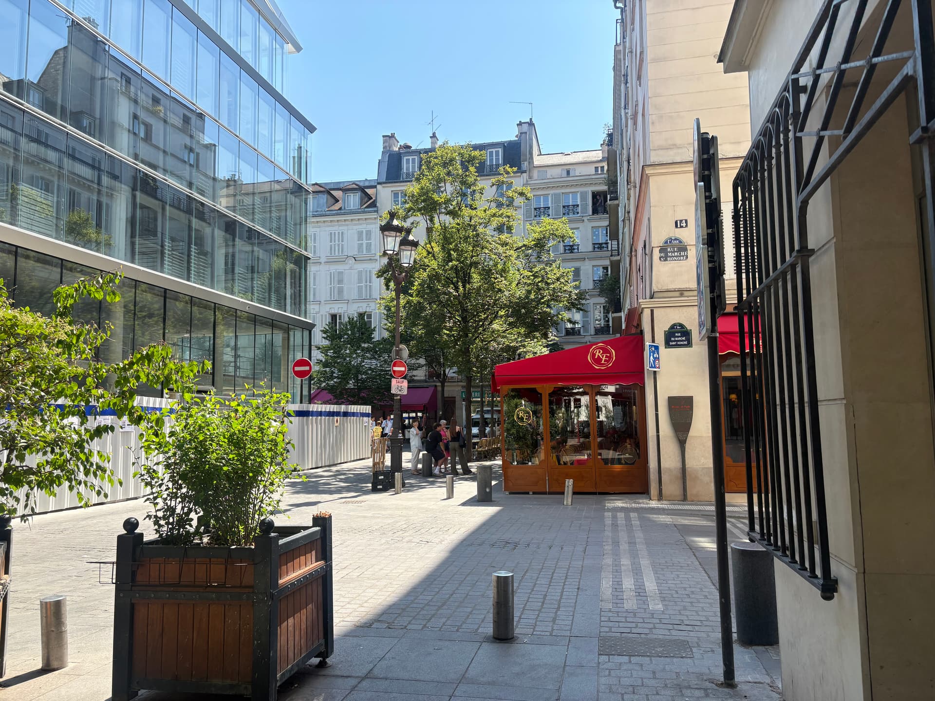 La place du Marché Saint-Honoré